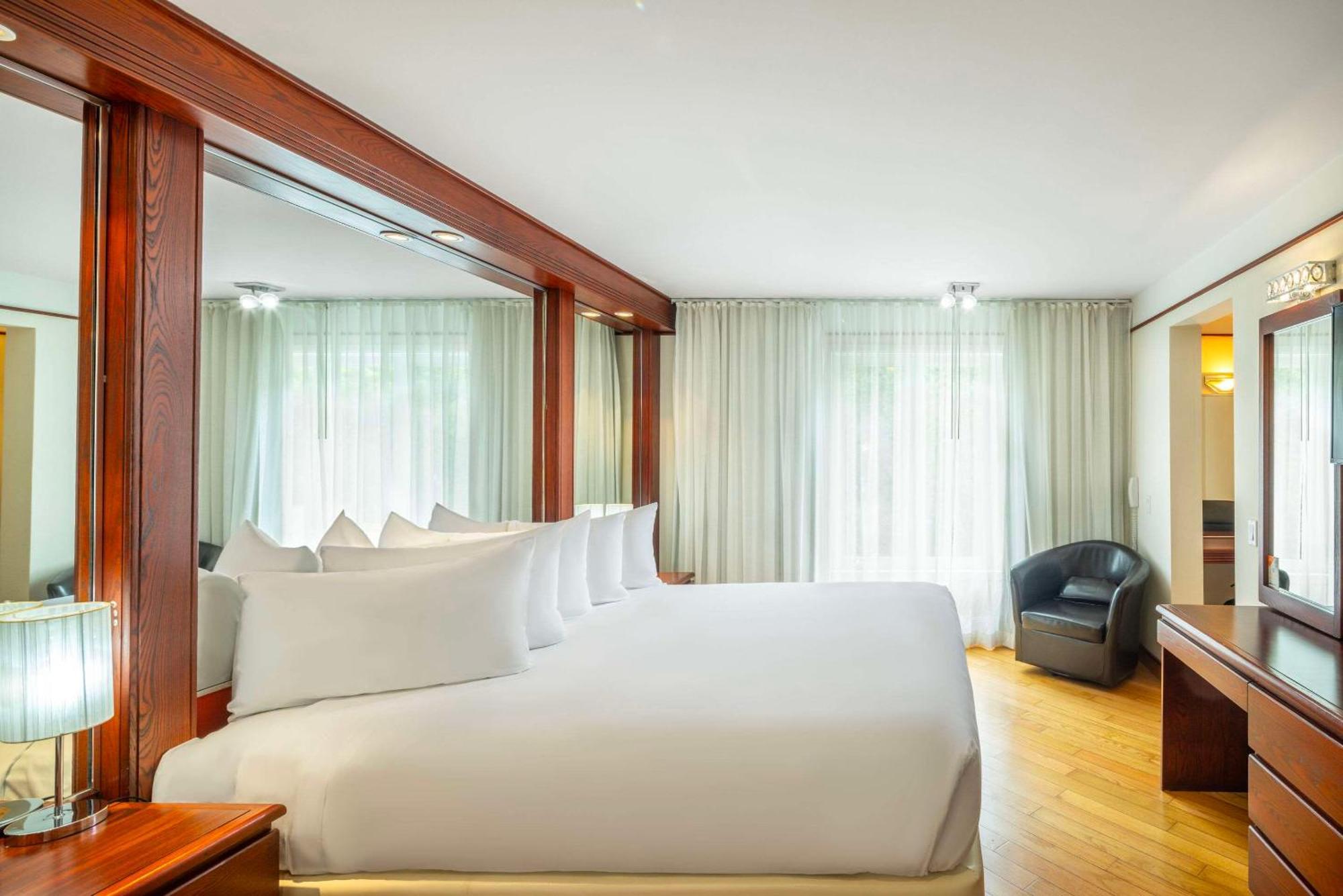 เลส์ สวีท เดอ ลาวิโอเลต, แอสเซนด์ โฮเทล คอลเล็กชั่น Hotel ทรัวส์-ริวิแยร์ ภายนอก รูปภาพ